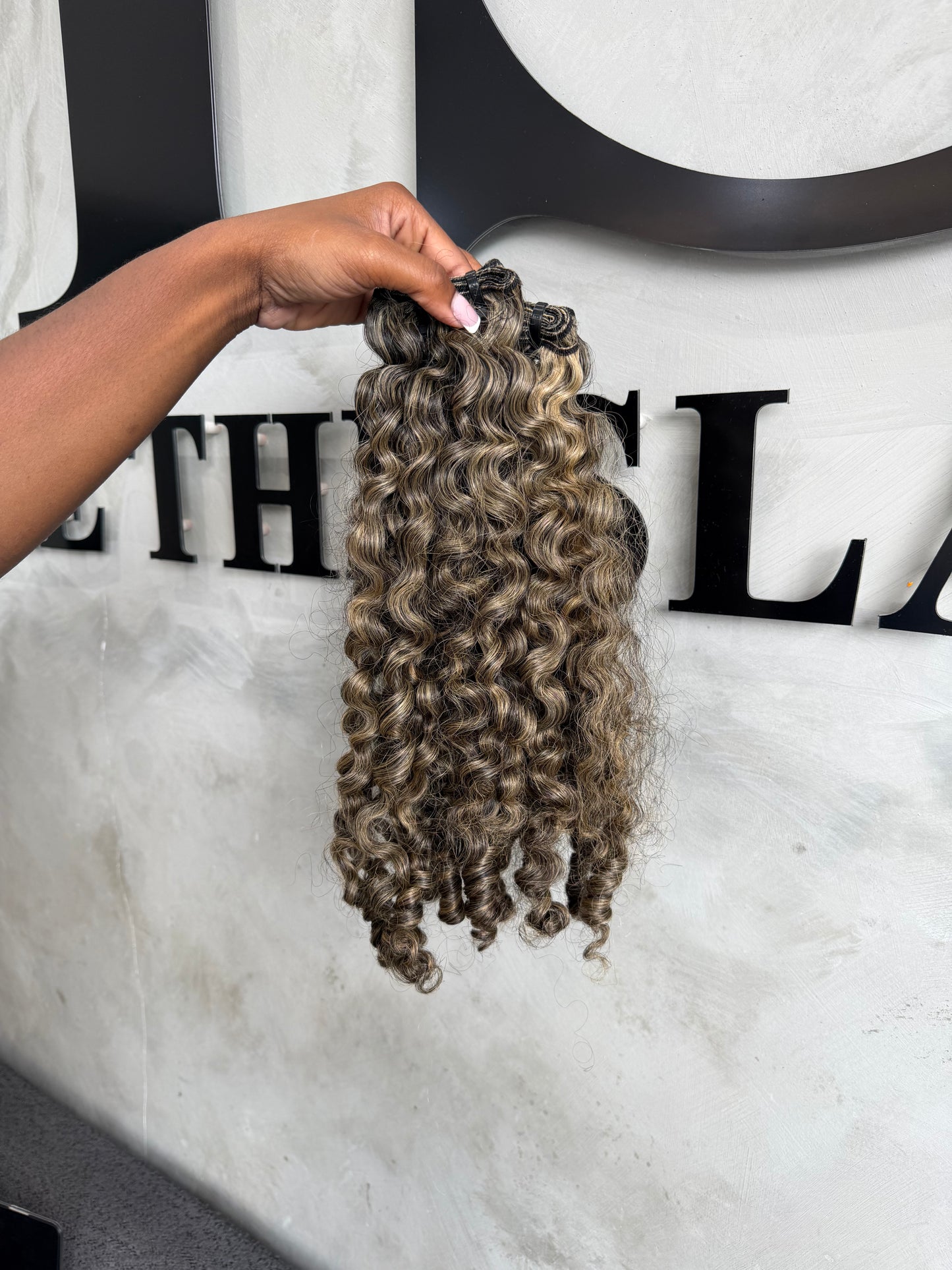 Truffle Blonde Water Pixi Curl